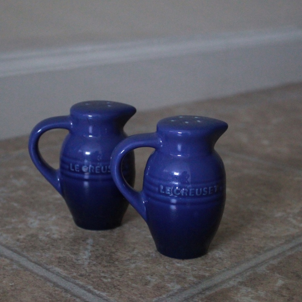 Le Creuset salt and pepper set